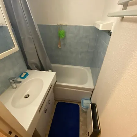 Familial Proche Centre Avec Balcon Et Parking - Fr-1-693-99 Châtel