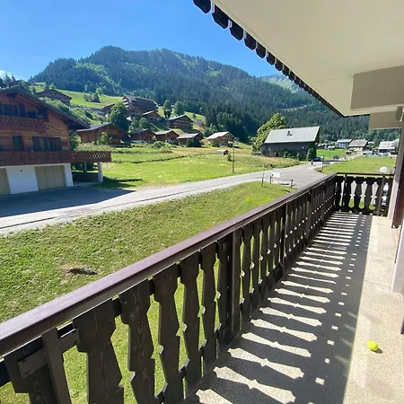 Familial Proche Centre Avec Balcon Et Parking - Fr-1-693-99 Appartamento Châtel